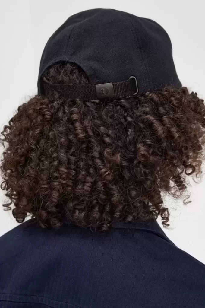 Classic Pique Men’s Caps