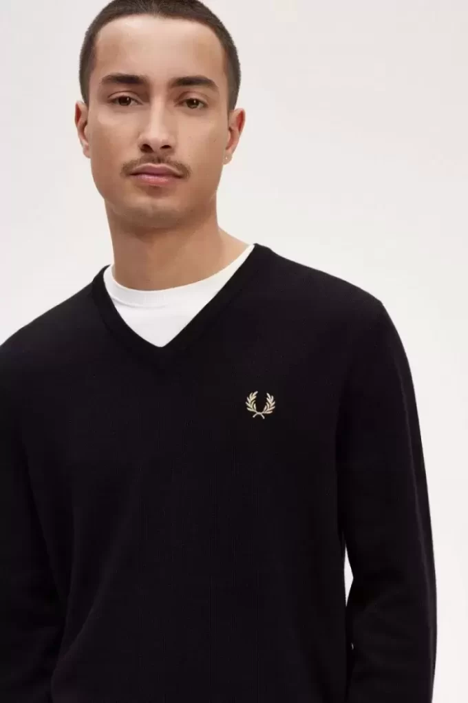 Classic V-Neck Men’s Jumper Classic V-Neck Men’s Jumper