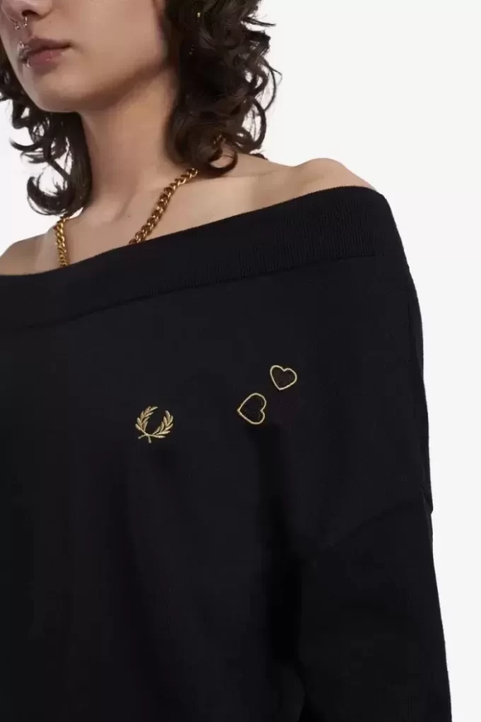 Off-The-Shoulder Knitted Women’s T-Shirt Off-The-Shoulder Knitted Women’s T-Shirt